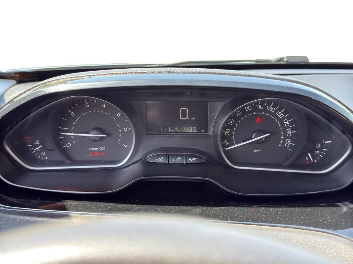 peugeot-208-2016-gasolina-1199cc
