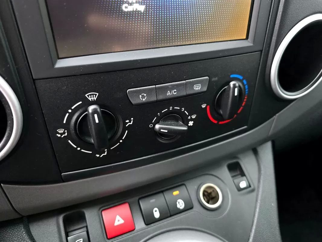 peugeot-partner-2017-diesel-1560cc