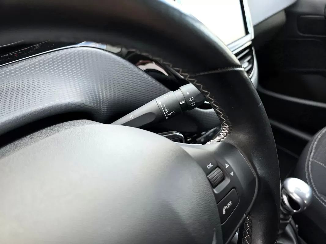 peugeot-208-2019-gasolina-1199cc