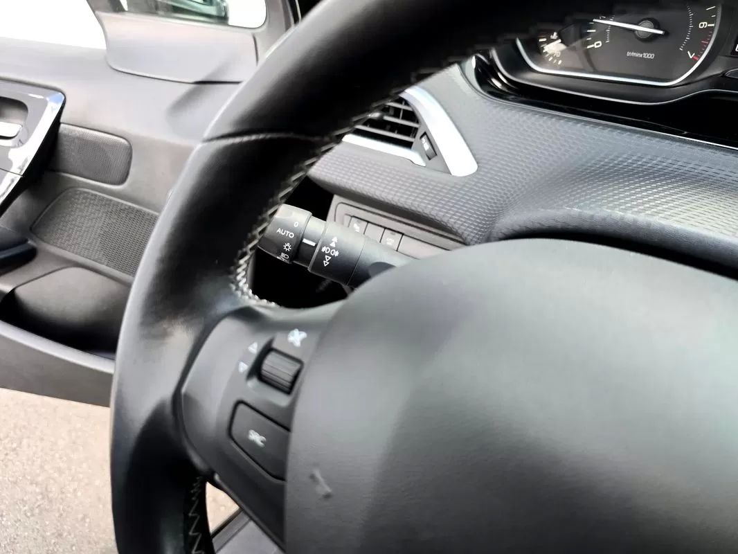 peugeot-208-2019-gasolina-1199cc