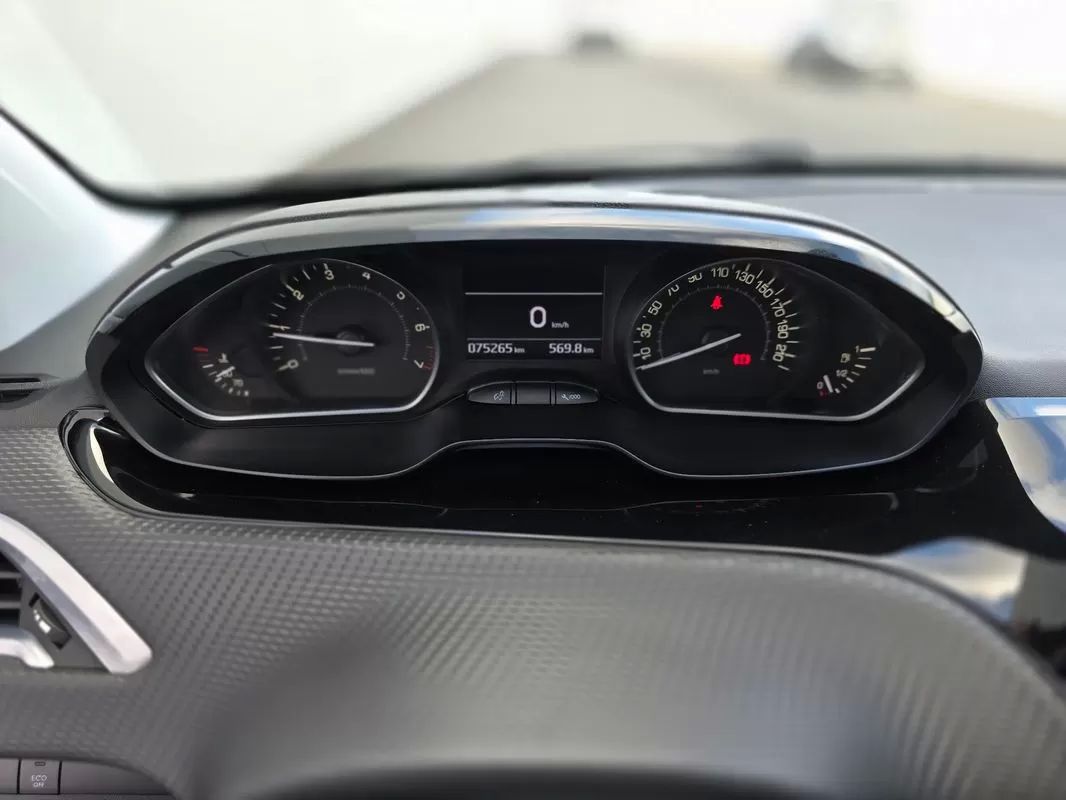 peugeot-208-2019-gasolina-1199cc