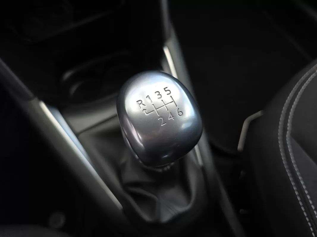 peugeot-208-2019-gasolina-1199cc