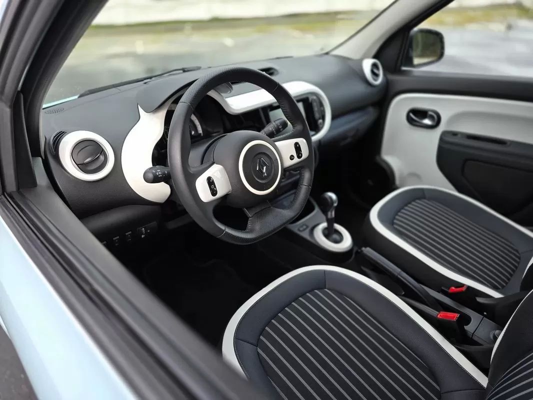 renault-twingo-2023-eletrico-200cc