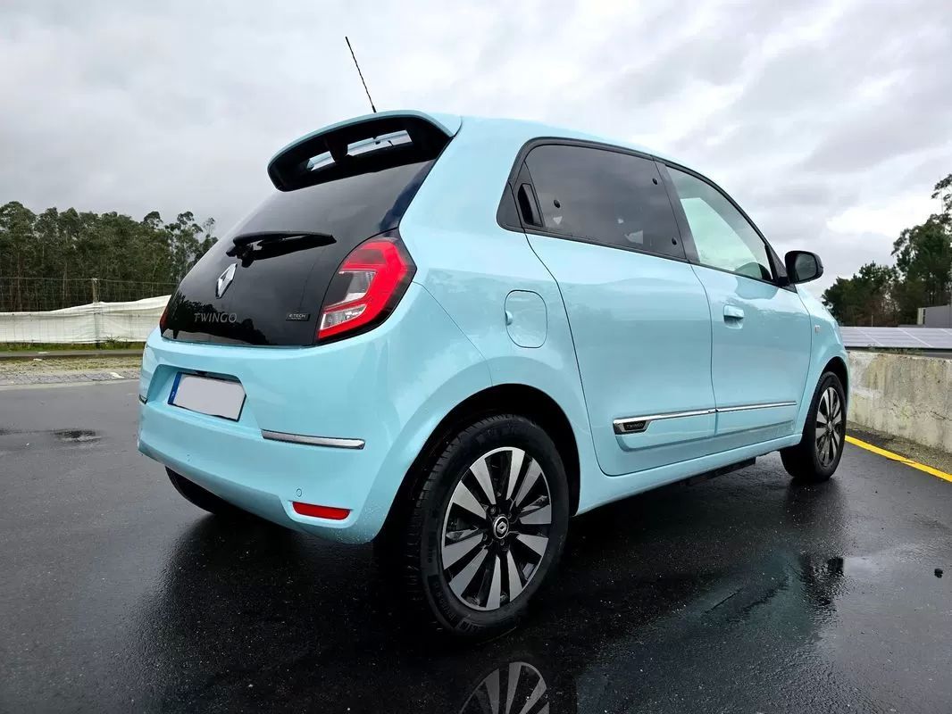 renault-twingo-2023-eletrico-200cc
