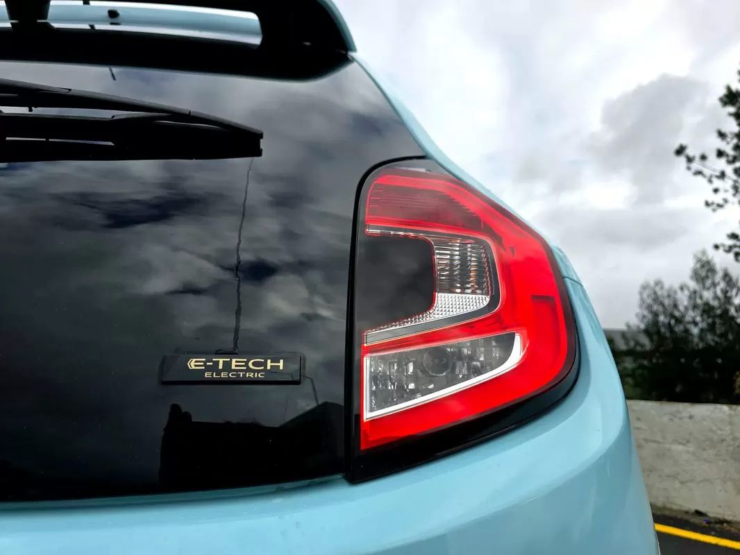 renault-twingo-2023-eletrico-200cc