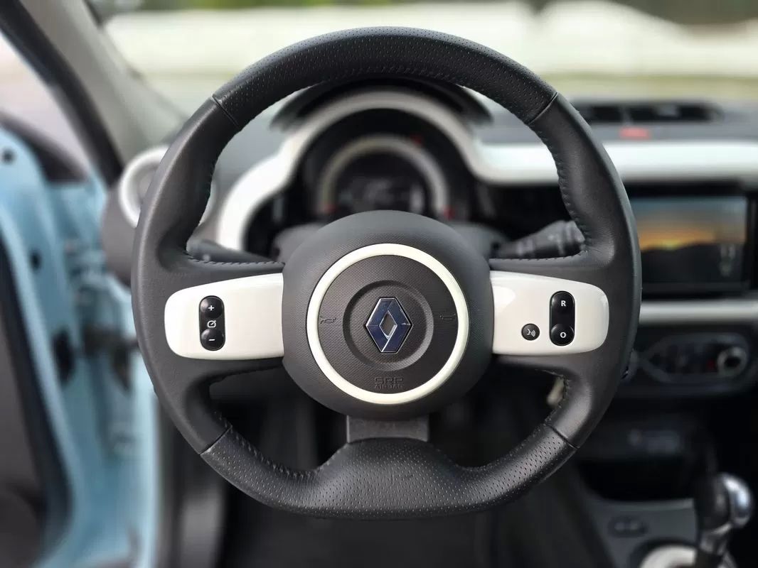 renault-twingo-2023-eletrico-200cc