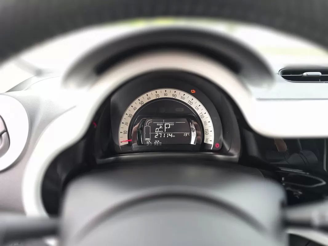 renault-twingo-2023-eletrico-200cc