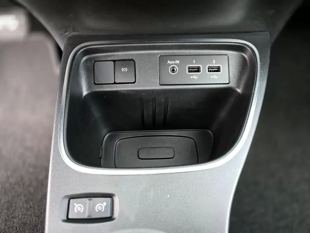 renault-twingo-2023-eletrico-200cc