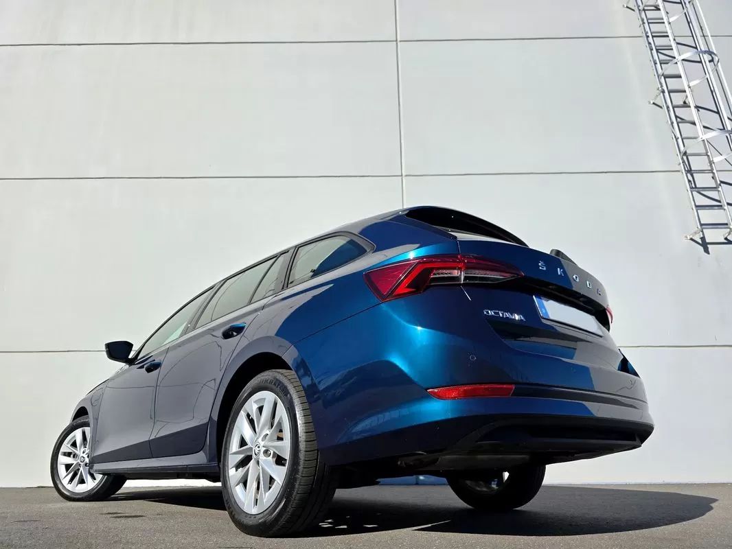 skoda-octavia-break-2023-hibrido-1395cc