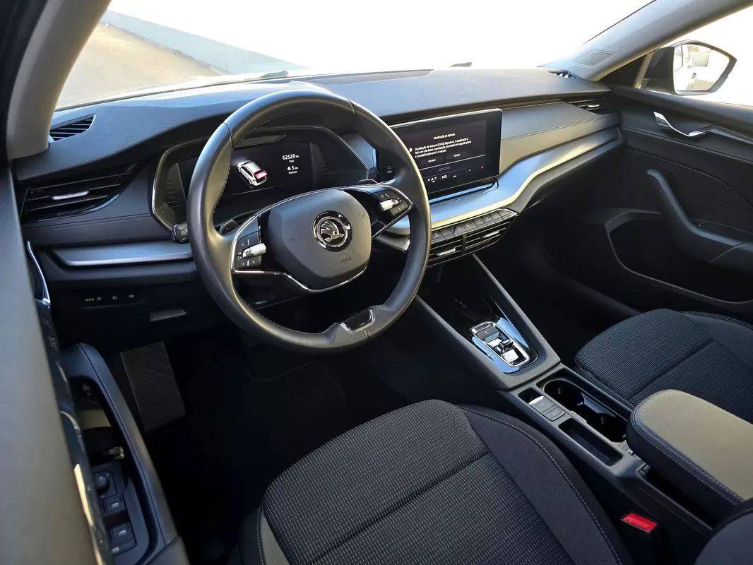skoda-octavia-break-2023-hibrido-1395cc