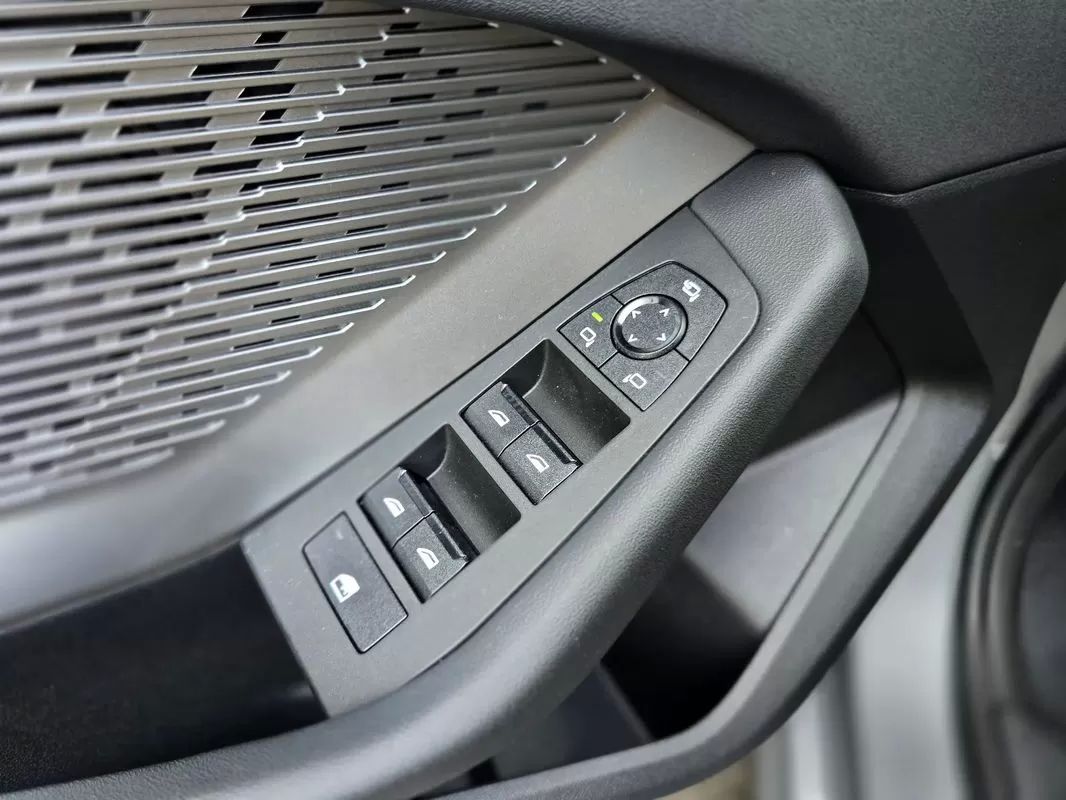 bmw-serie-1-2025-gasolina-1499cc