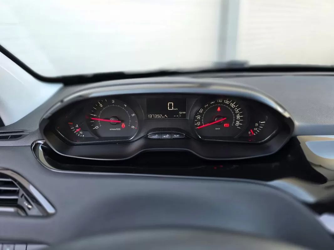 peugeot-208-2012-diesel-1398cc