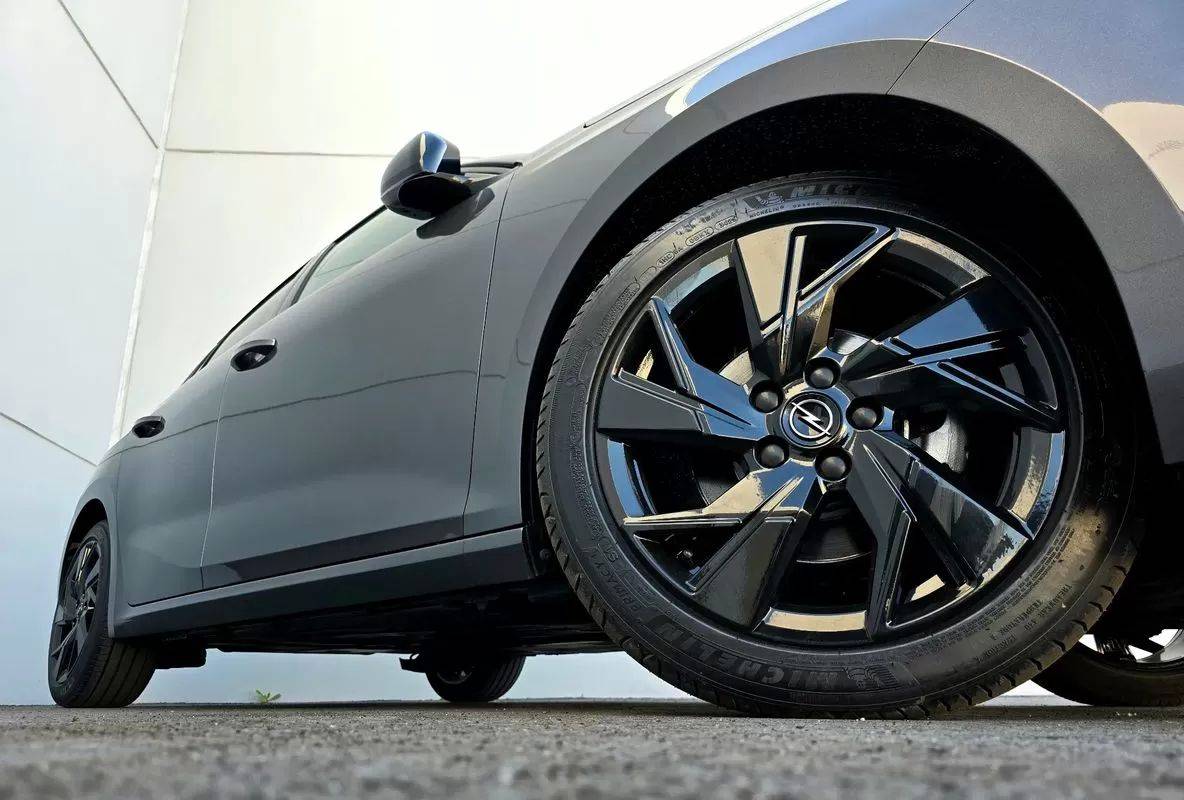 opel-astra-2023-gasolina-1199cc