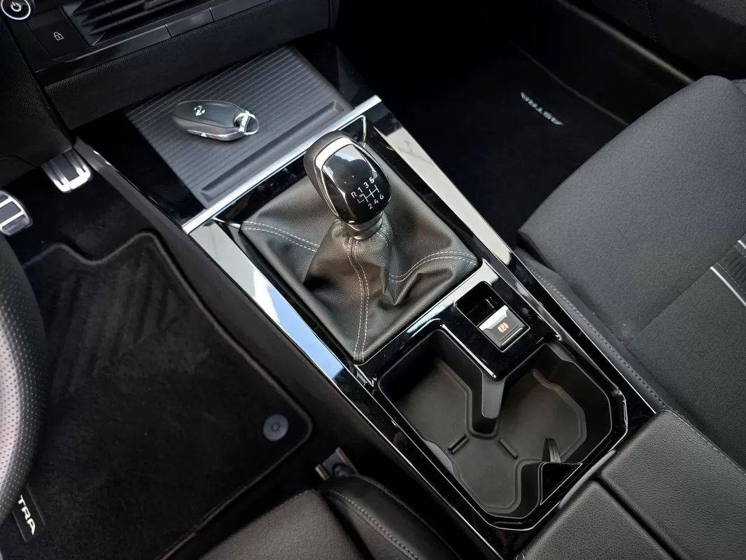 opel-astra-2023-gasolina-1199cc