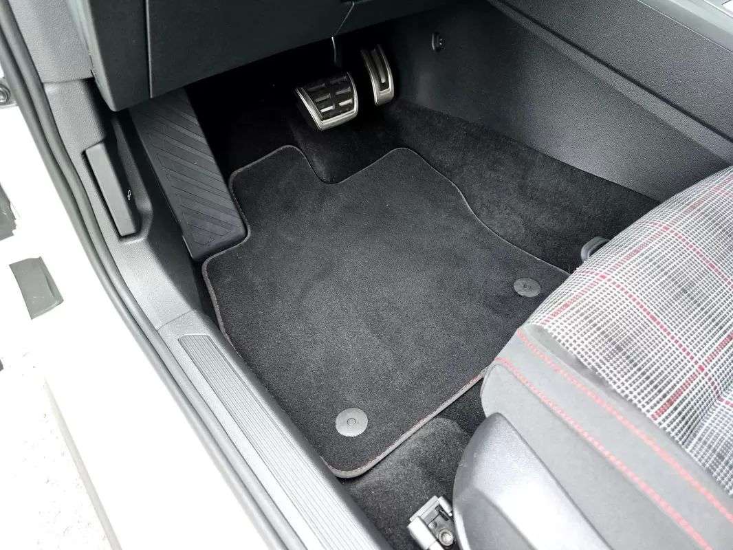 volkswagen-golf-2021-gasolina-1984cc