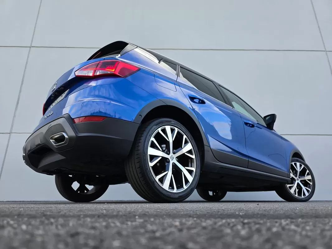 seat-arona-2023-gasolina-999cc