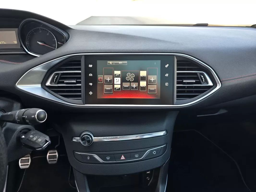 peugeot-308-sw-2017-diesel-1560cc