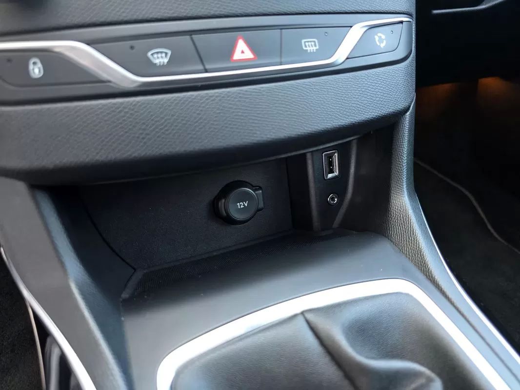 peugeot-308-sw-2017-diesel-1560cc