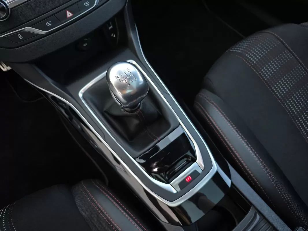 peugeot-308-sw-2017-diesel-1560cc