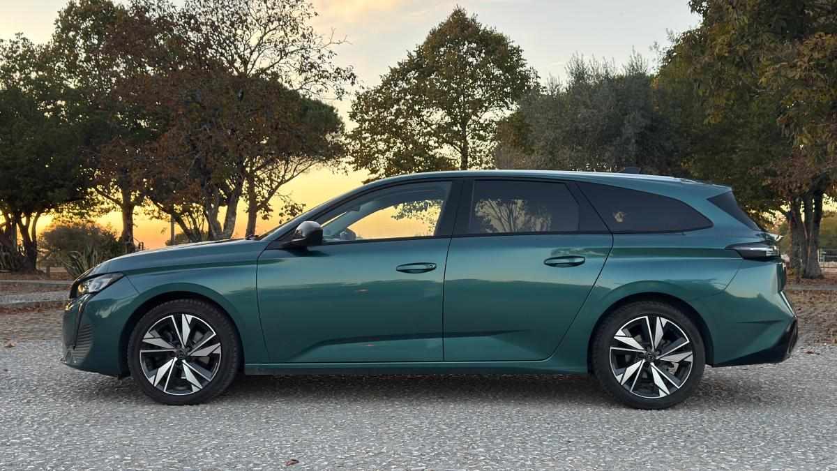 peugeot-308-1-5-bluehdi-2023-diesel-1499cc