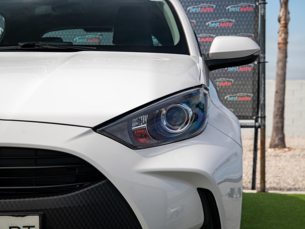 toyota-yaris-2024-hibrido-a-gasolina-1490cc