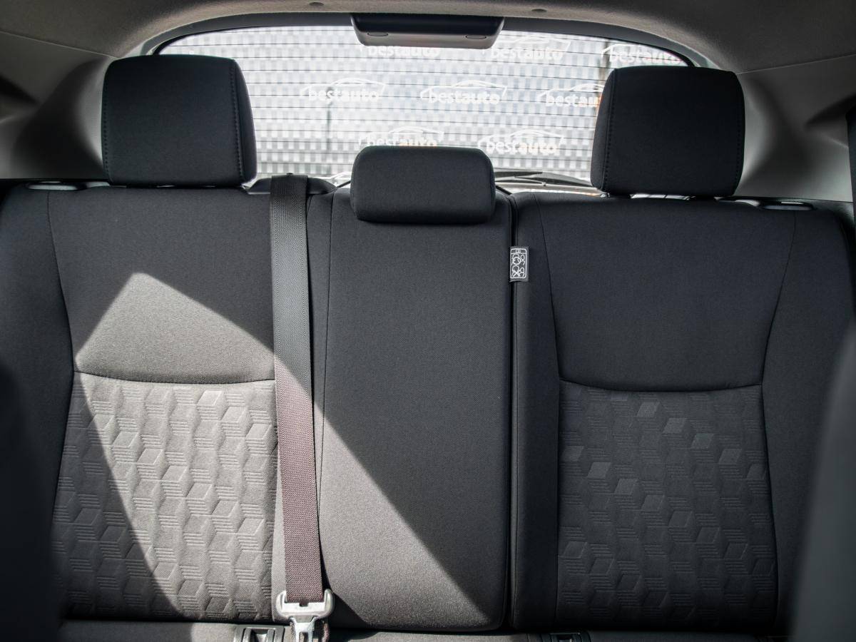 toyota-yaris-2024-hibrido-a-gasolina-1490cc