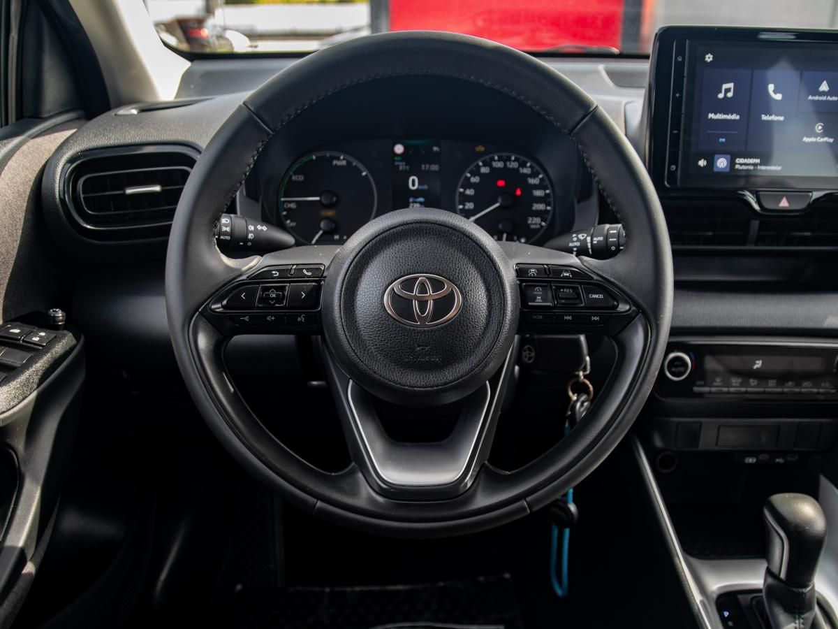 toyota-yaris-2024-hibrido-a-gasolina-1490cc