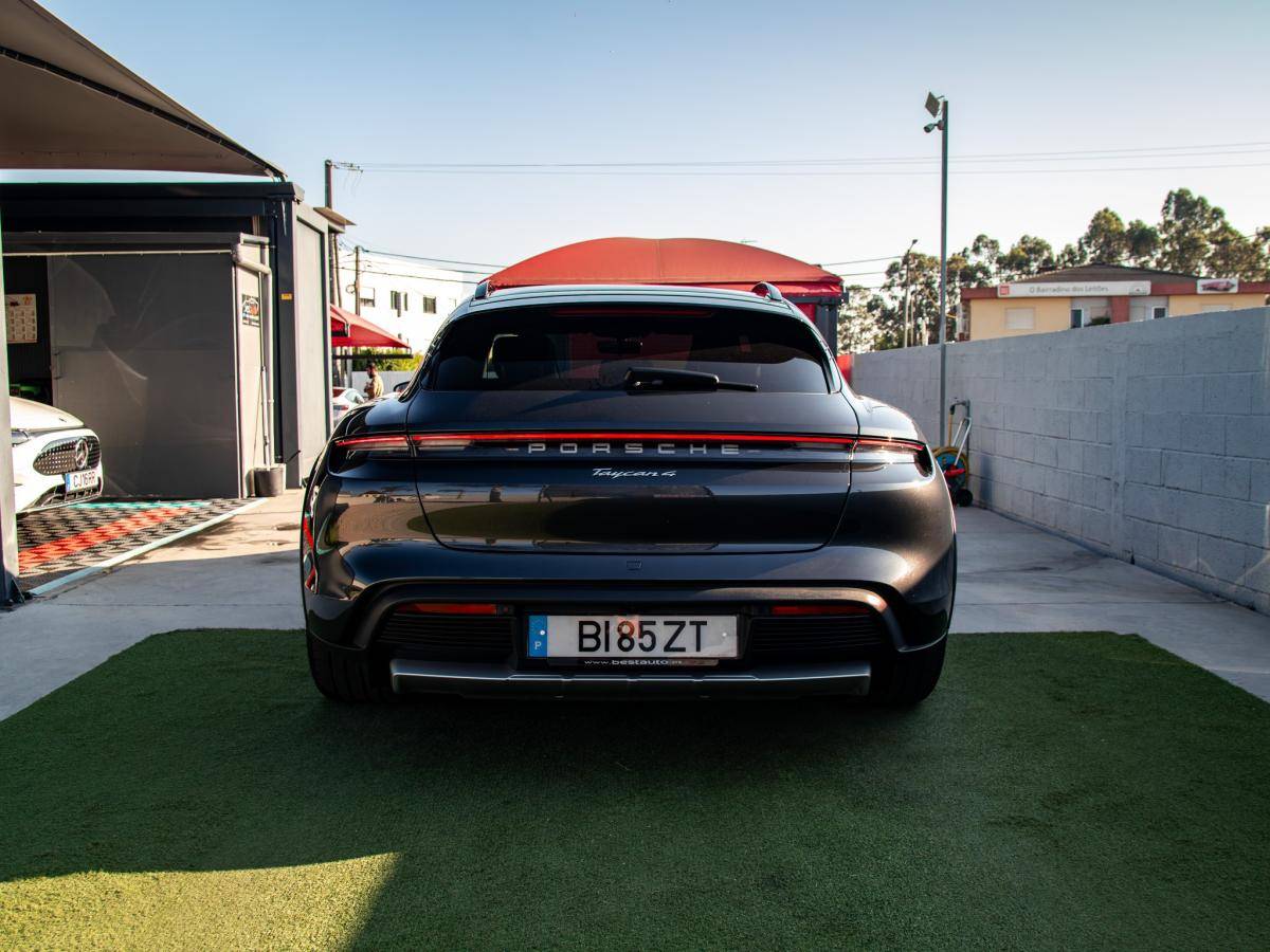 porsche-taycan-2024-eletrico-0cc