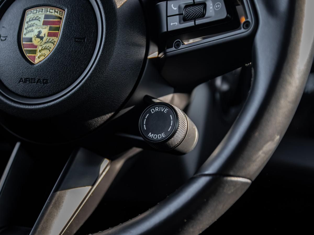 porsche-taycan-2024-eletrico-0cc