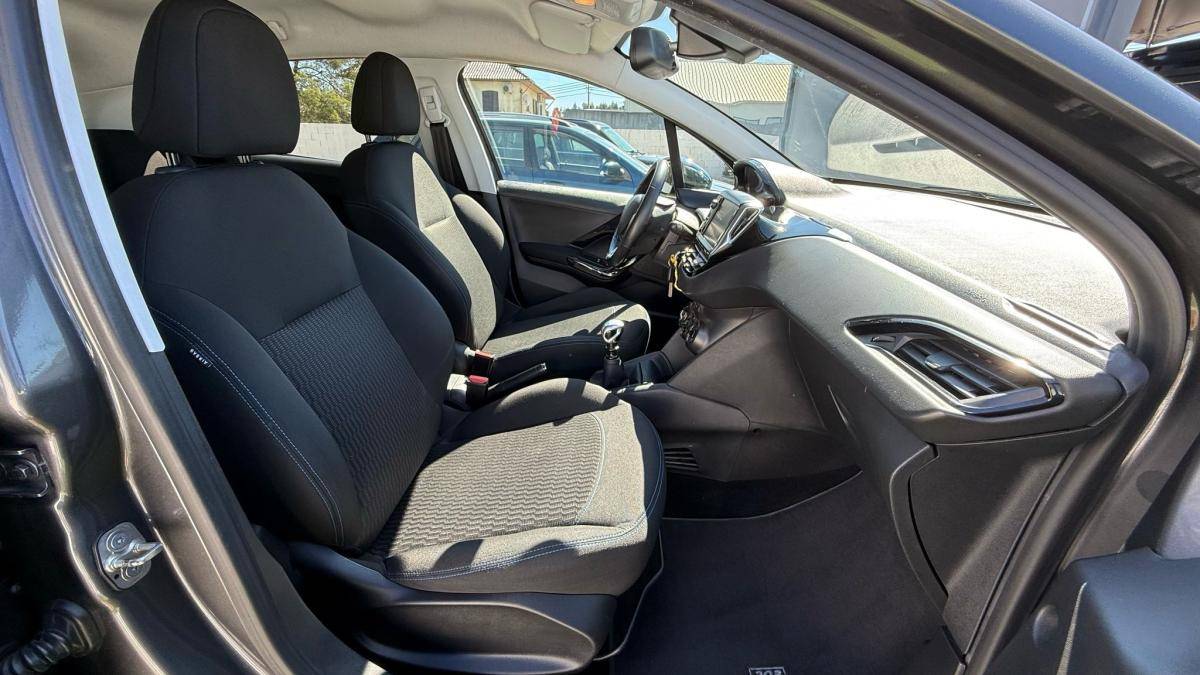 peugeot-208-2019-diesel-1499cc