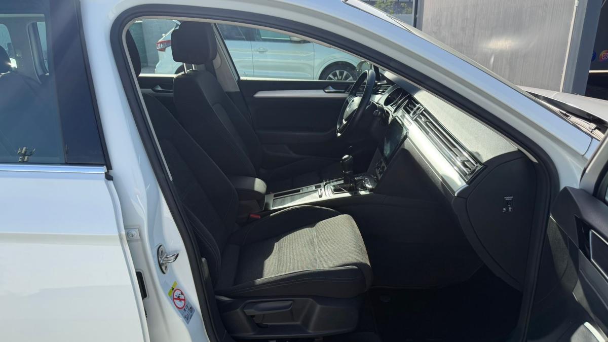 volkswagen-passat-variant-2017-diesel-1598cc