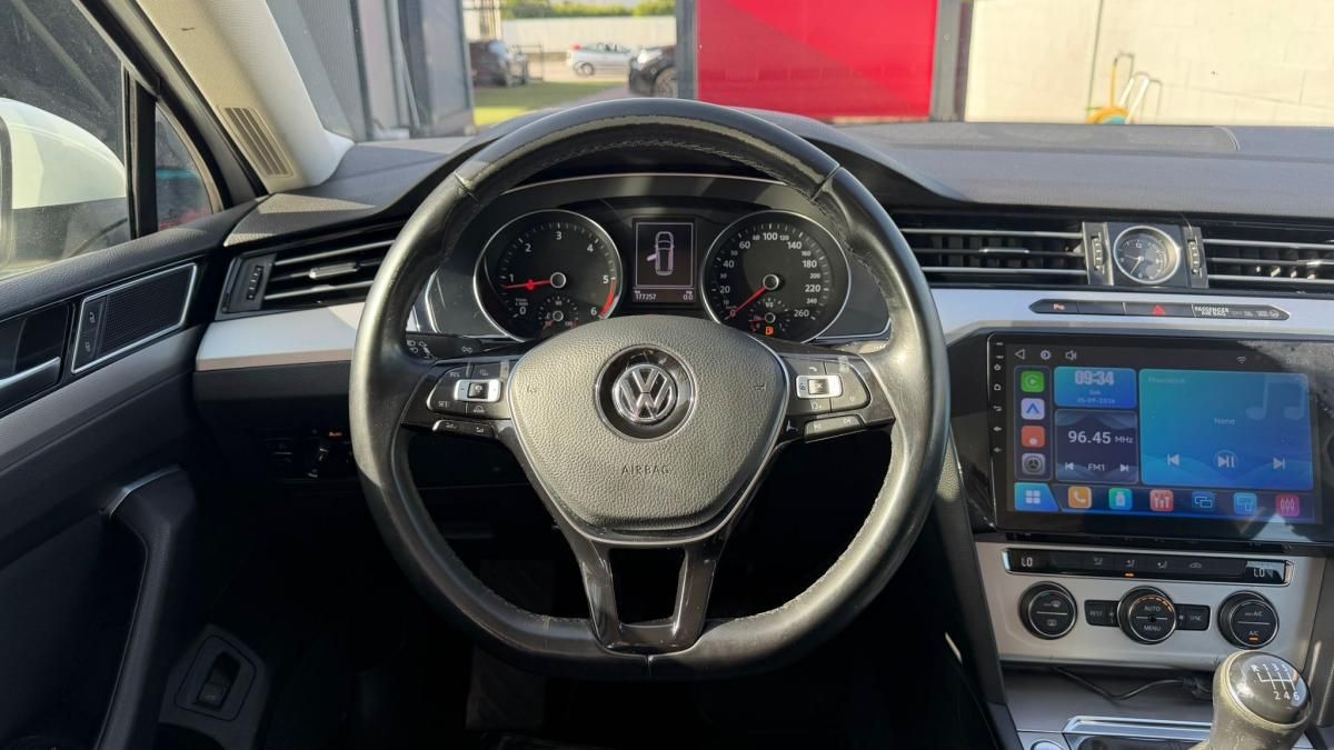 volkswagen-passat-variant-2017-diesel-1598cc