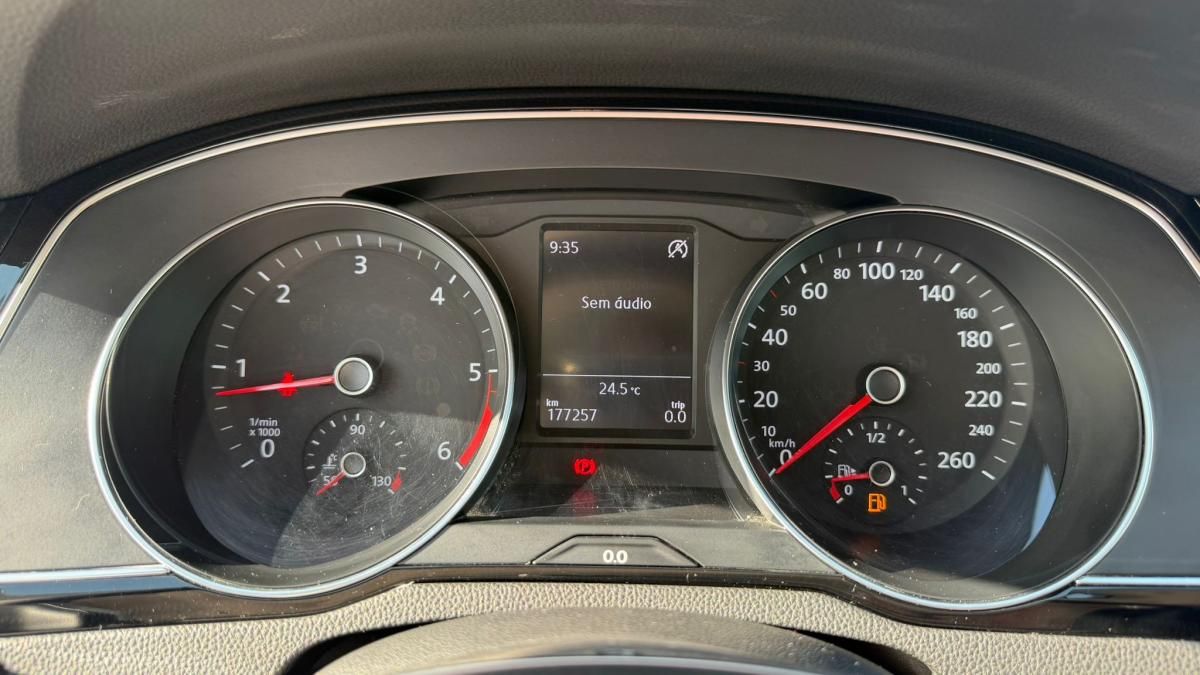 volkswagen-passat-variant-2017-diesel-1598cc