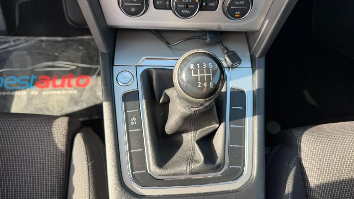 volkswagen-passat-variant-2017-diesel-1598cc