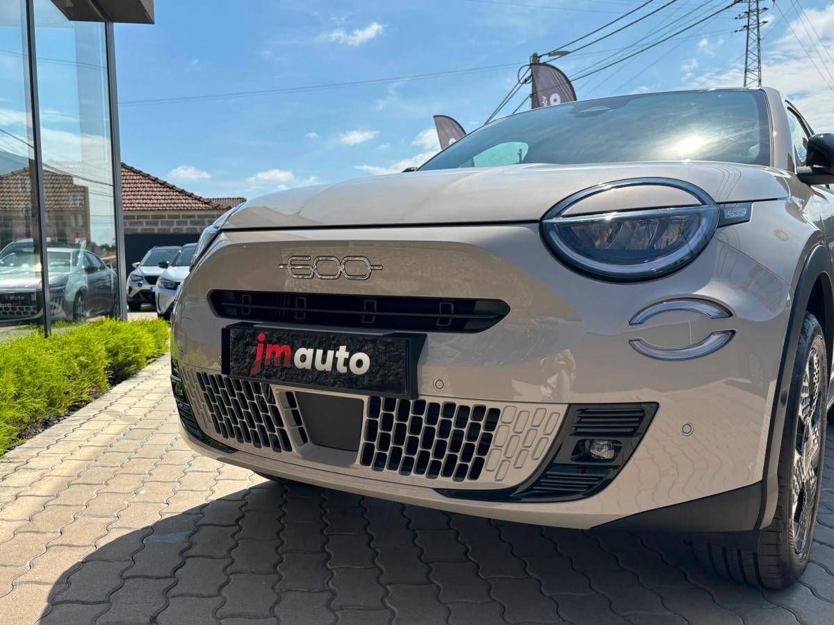fiat-600-2026-gasolina-1199cc