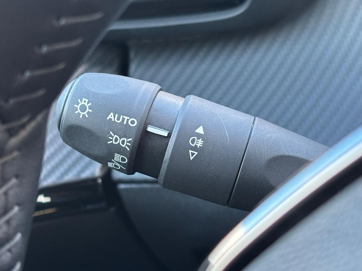 peugeot-2008-2024-gasolina-1199cc