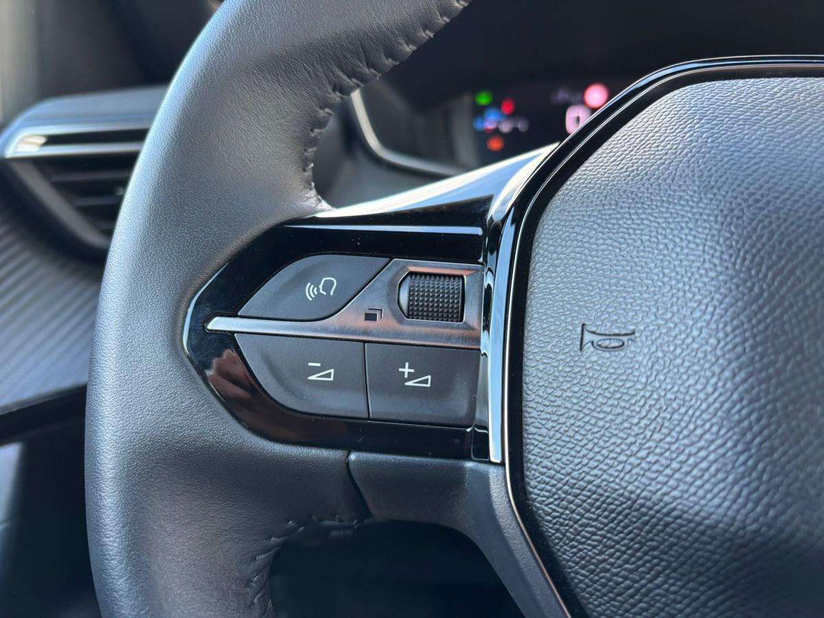 peugeot-2008-2024-gasolina-1199cc