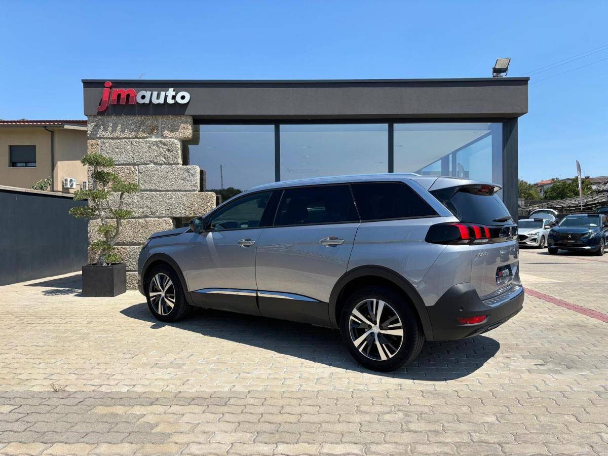 peugeot-5008-2023-gasolina-1199cc