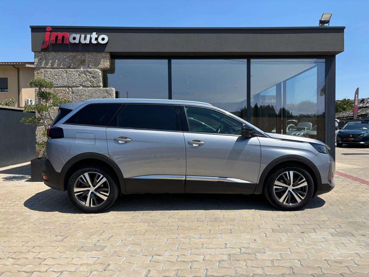 peugeot-5008-2023-gasolina-1199cc