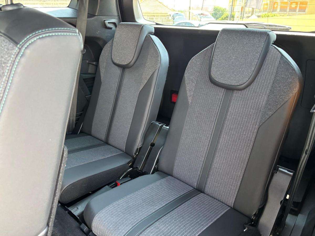 peugeot-5008-2023-gasolina-1199cc