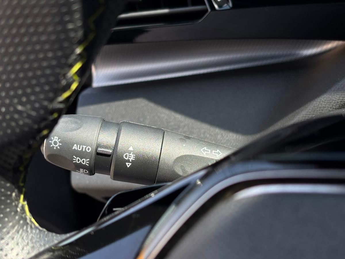 peugeot-308-2024-hibrido-a-gasolina-1598cc