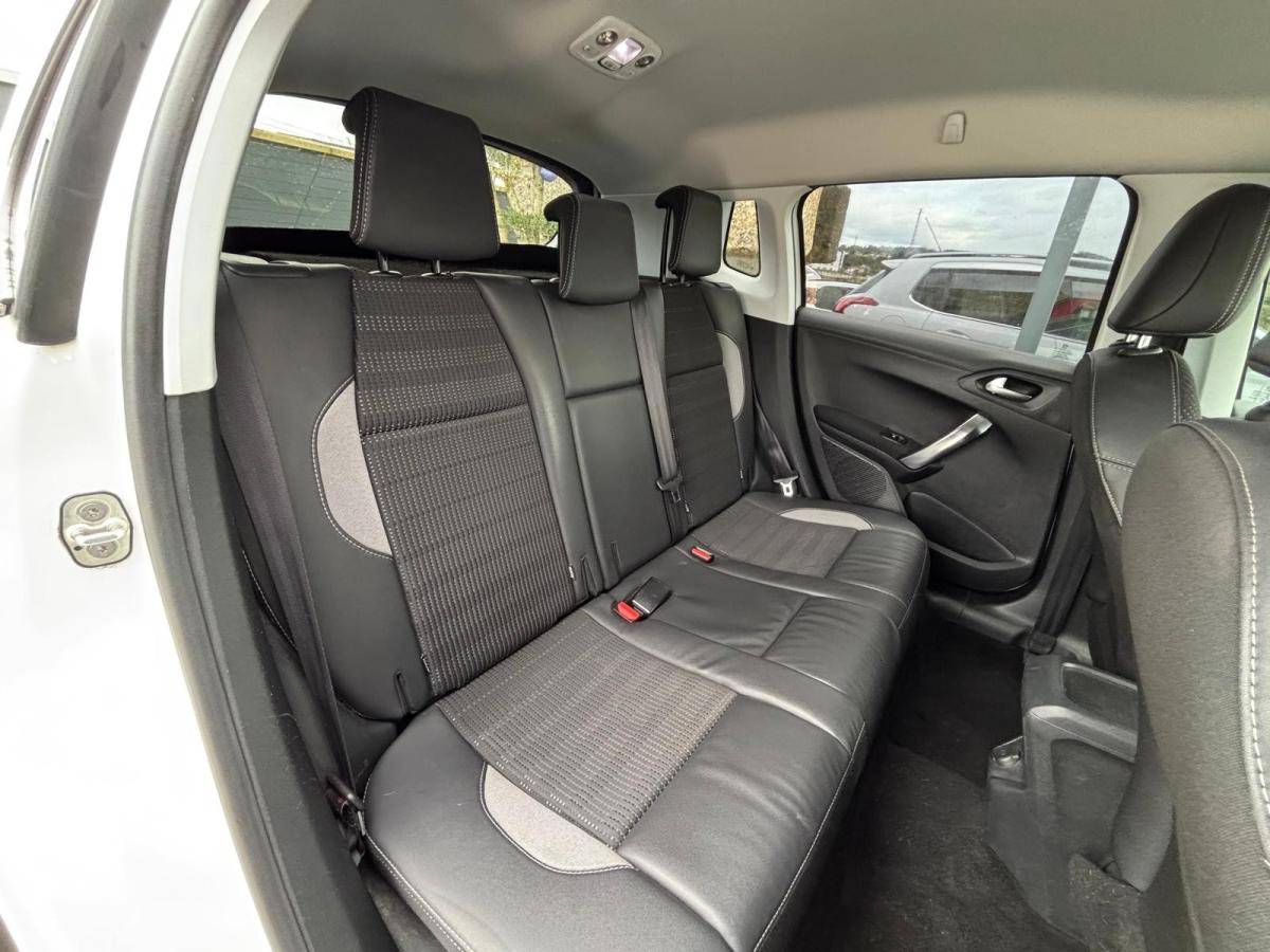 peugeot-2008-2018-gasolina-1199cc