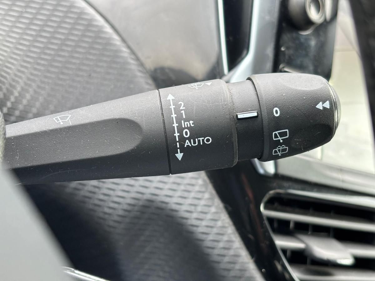 peugeot-2008-2018-gasolina-1199cc