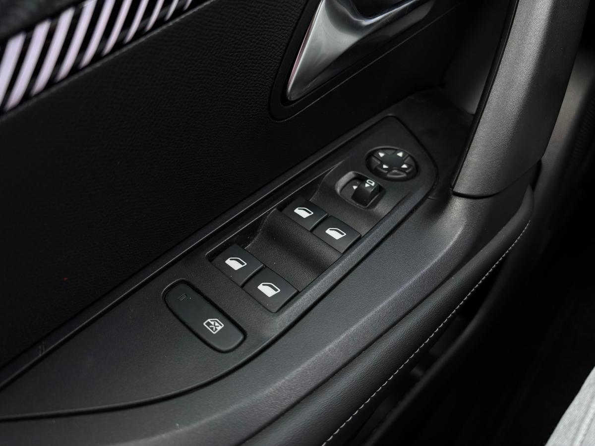 peugeot-2008-2025-hibrido-a-gasolina-1199cc