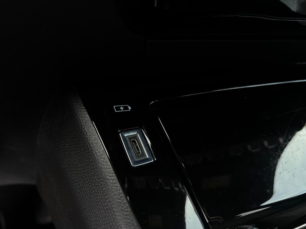 peugeot-2008-2025-hibrido-a-gasolina-1199cc