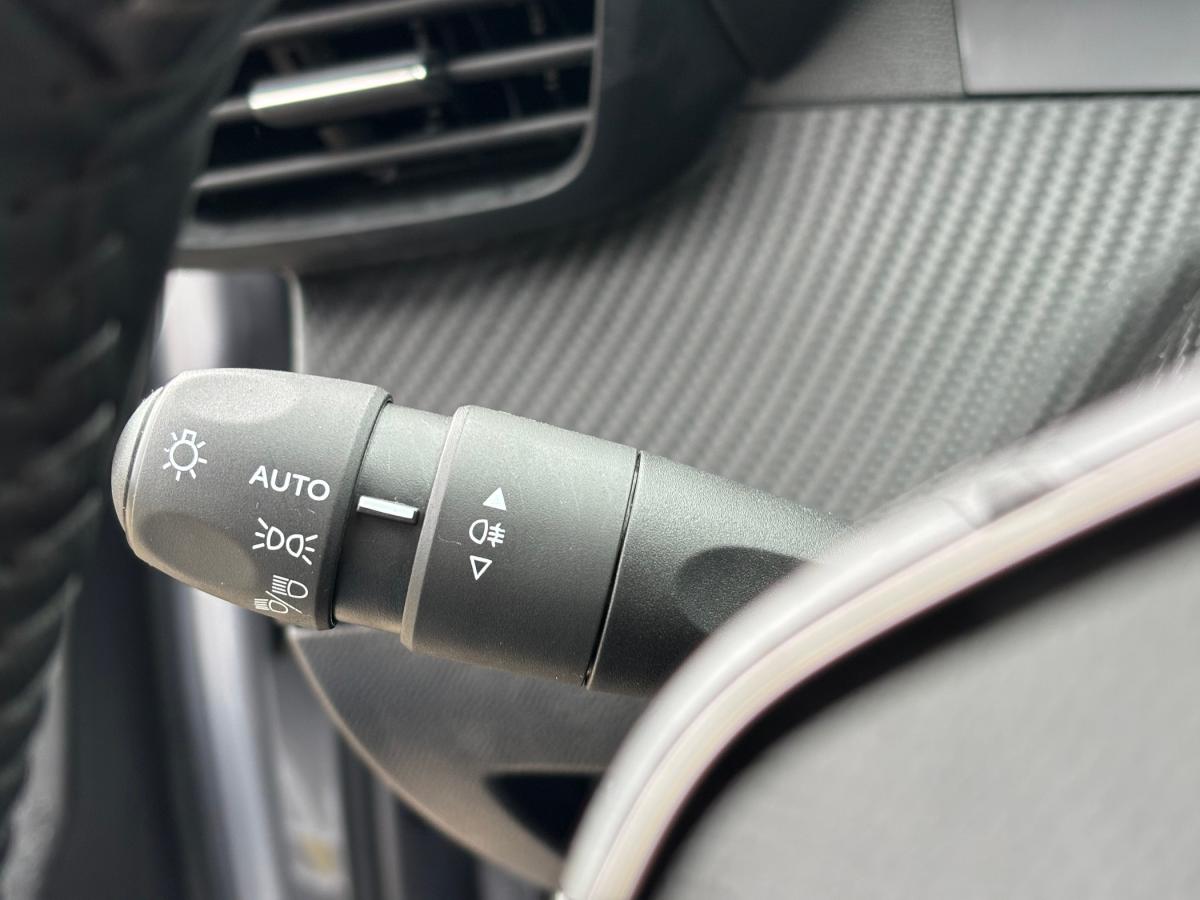 peugeot-2008-2024-gasolina-1199cc