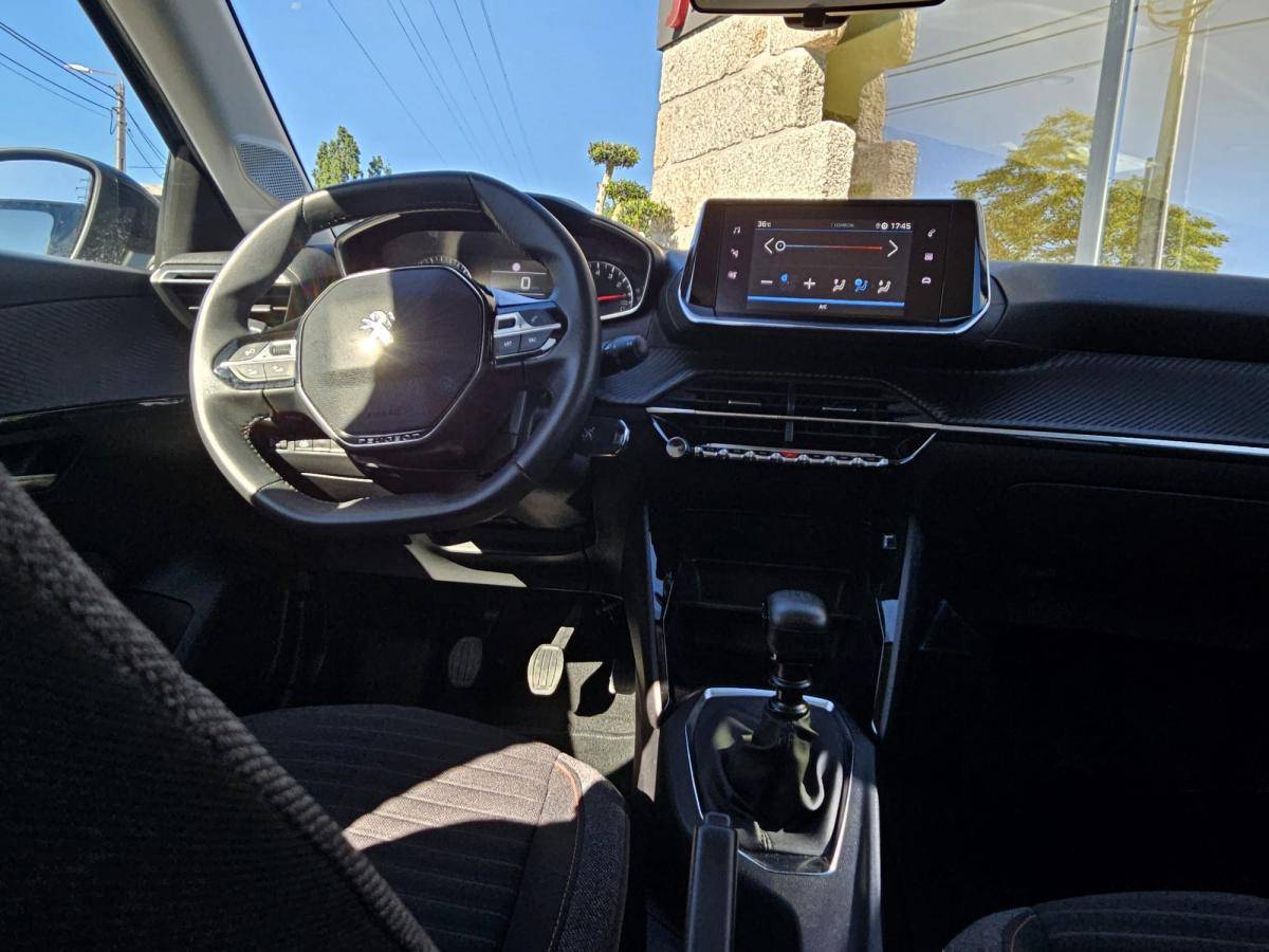 peugeot-208-2022-gasolina-1199cc