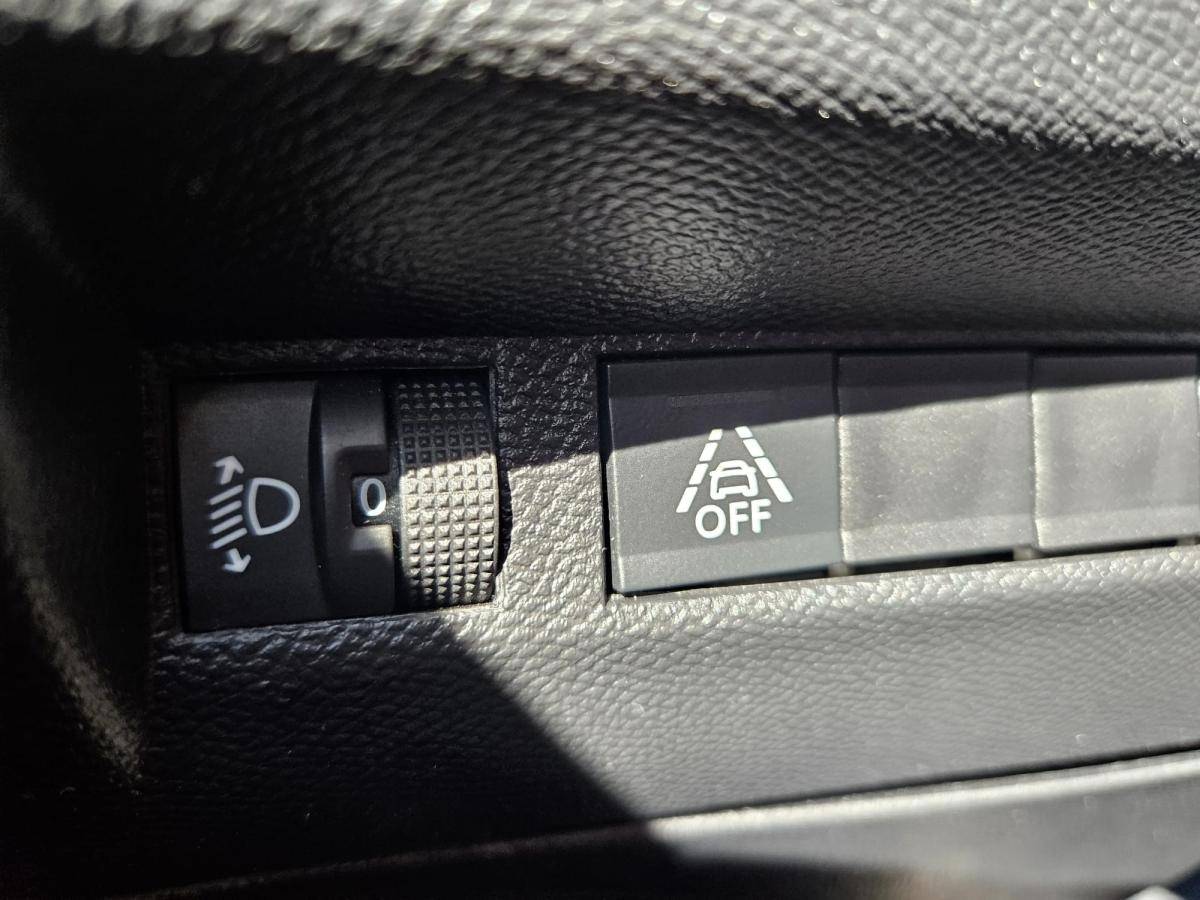 peugeot-208-2022-gasolina-1199cc
