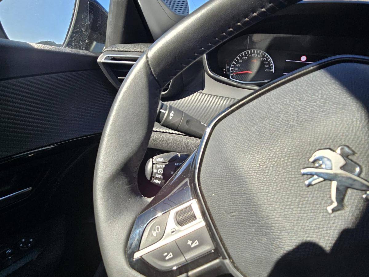 peugeot-208-2022-gasolina-1199cc
