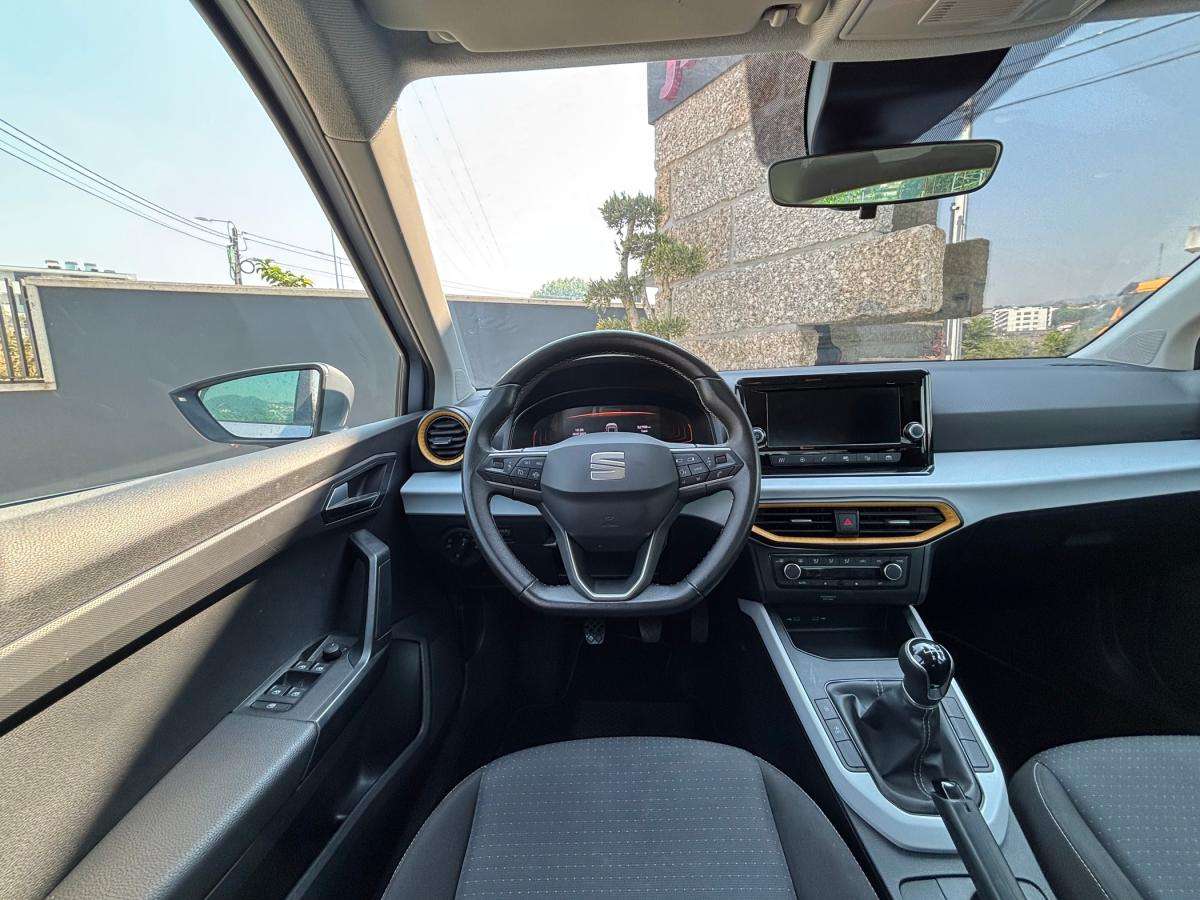 seat-arona-2023-gasolina-999cc